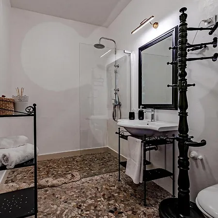 Vikendica 2 Bedroom In *